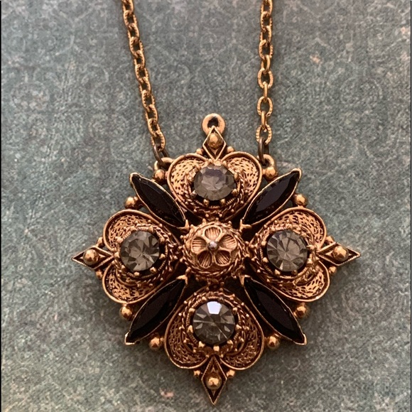 Florenza Vintage Estate Gray & Black Stone Gold Tone Ornate Designer Necklace - Picture 3 of 9